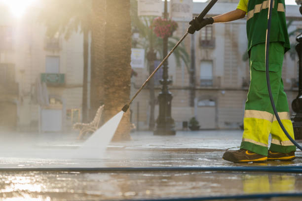 Best Sidewalk Pressure Washing  in Waterloo, IA